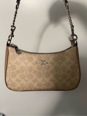Teri Shoulder Bag In Signature Canvas